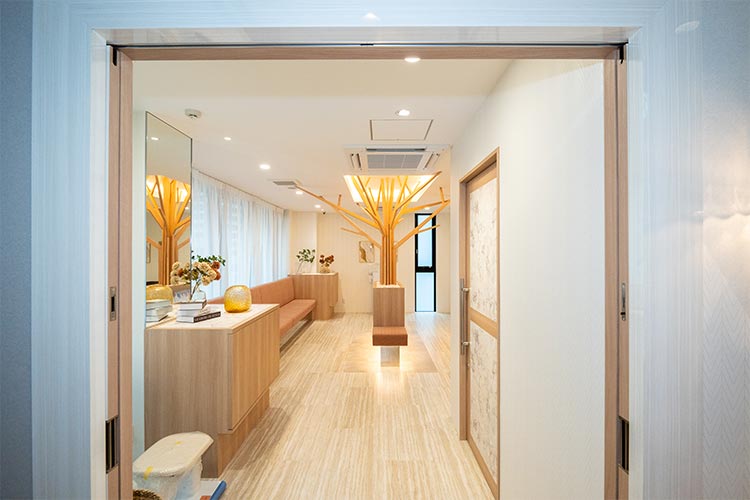 4F クリニック 入口